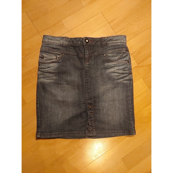 Dresses & Skirts - Foxy Jeans Distressed Denim‎ Button Up Jean Skirt Size 13/32